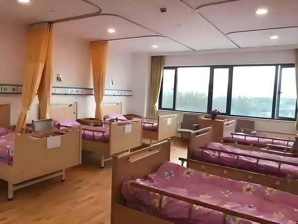 董璇失去的口碑，竟然被自己9岁的女儿挽回了
